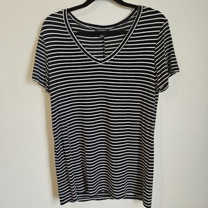 Halogen Short Sleeve V-neck Tee Shirt Size Small